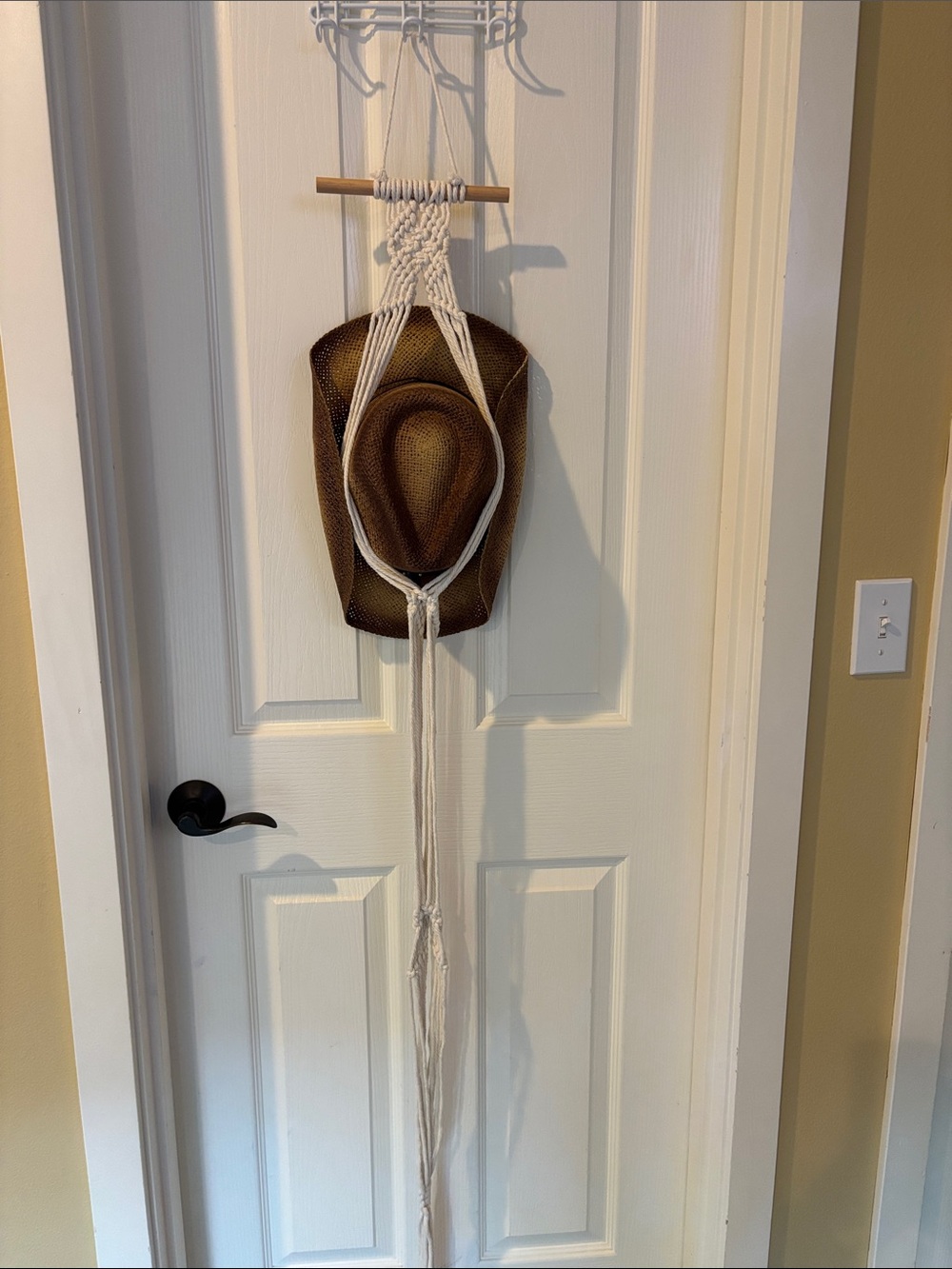 Handmade Macramé Hat Hanger in Cream